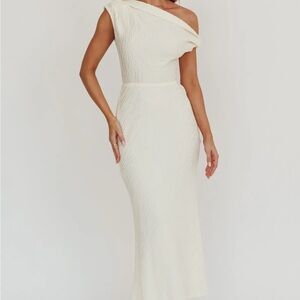 Play Date Off The Shoulder Textured Midi Dress